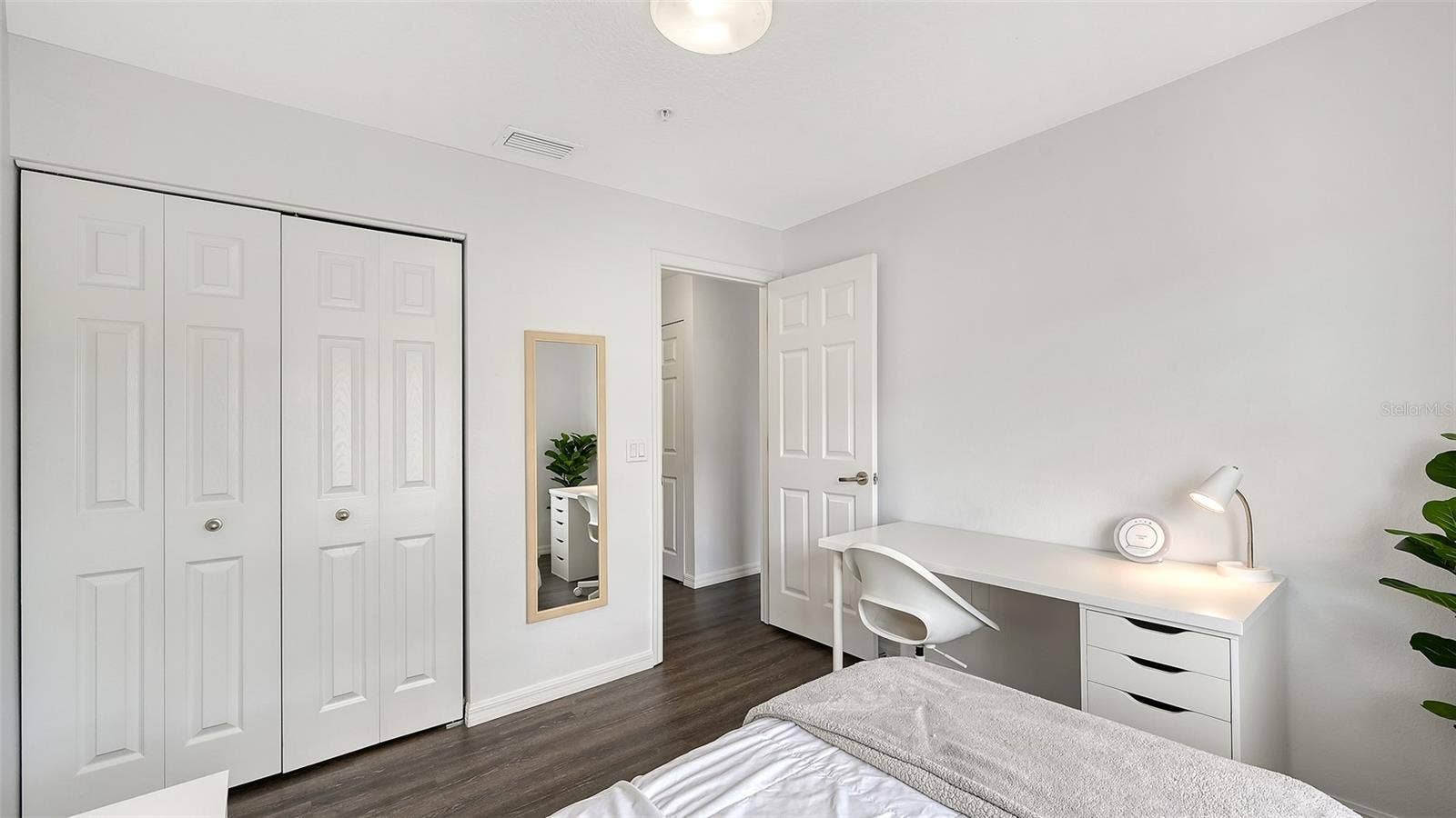 5469 FAIR OAKS STREET, #5C, Bradenton, FL 34203 5469 FAIR OAKS STREET, #5C, Bradenton, FL 34203