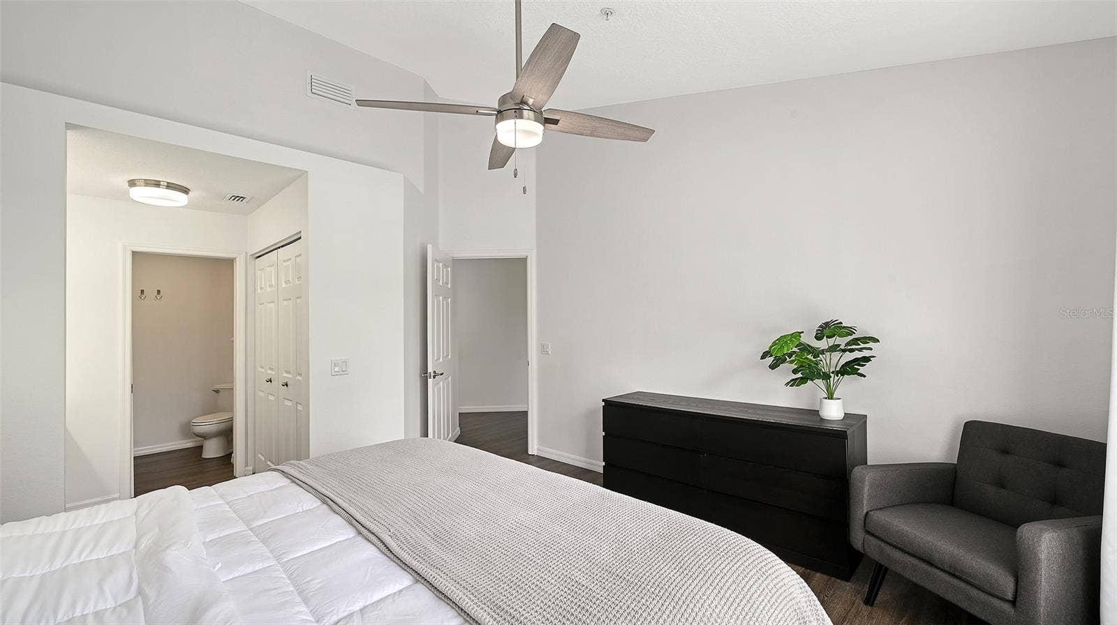 5469 FAIR OAKS STREET, #5C, Bradenton, FL 34203 5469 FAIR OAKS STREET, #5C, Bradenton, FL 34203