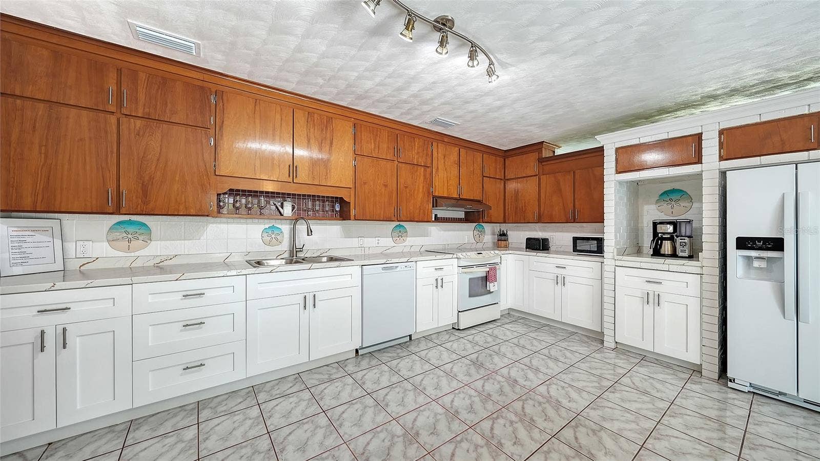 7406 MARINA DRIVE, #A and B, Holmes Beach, FL 34217 Kitchen Apt A