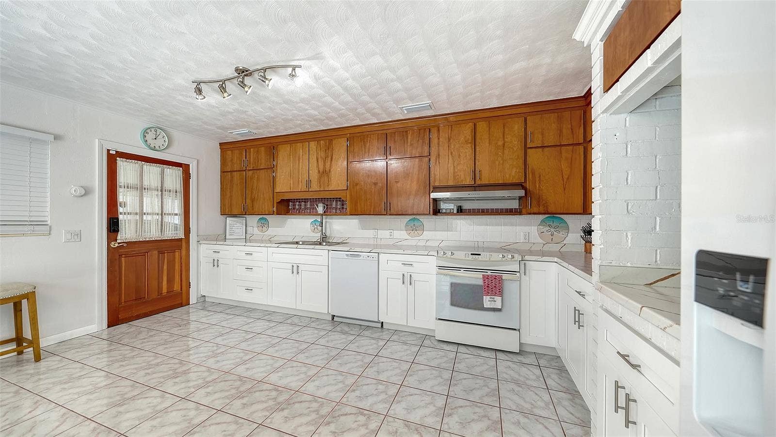 7406 MARINA DRIVE, #A and B, Holmes Beach, FL 34217 Kitchen Apt A