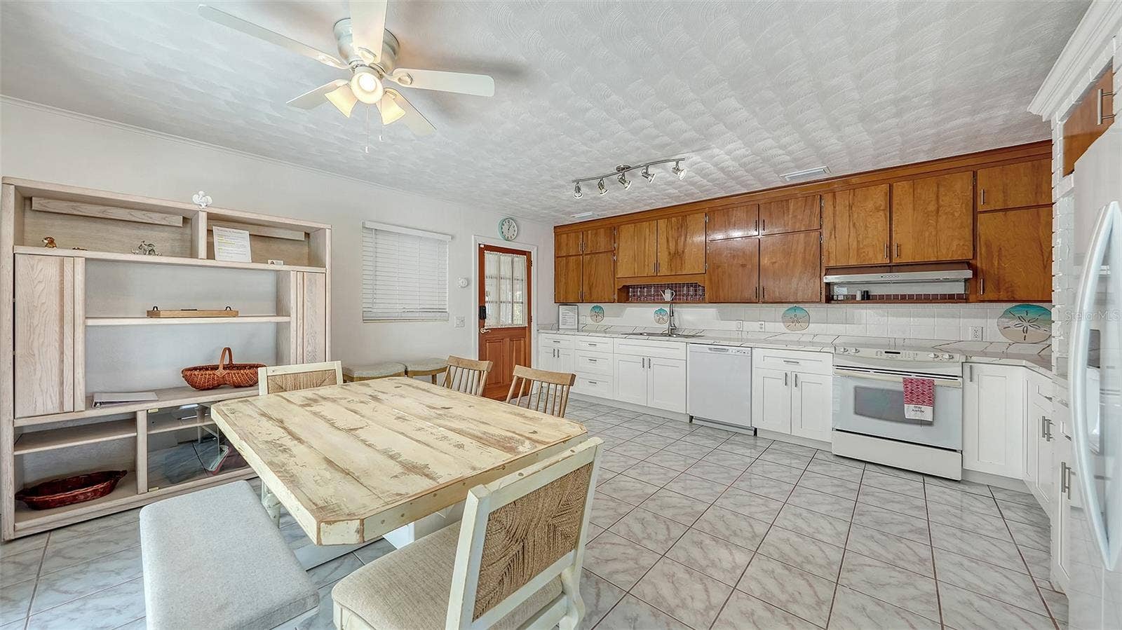 7406 MARINA DRIVE, #A and B, Holmes Beach, FL 34217 Kitchen Apt A