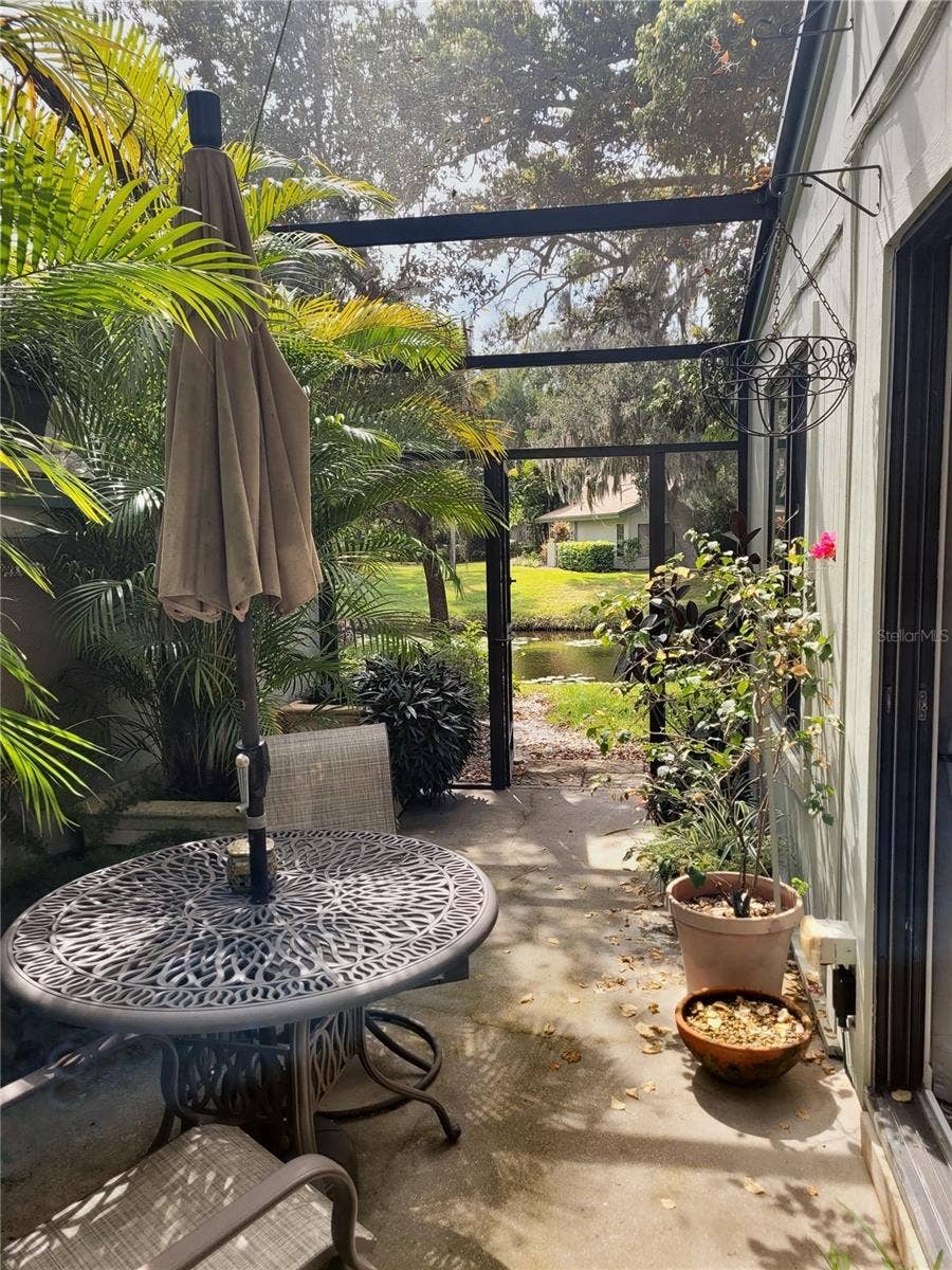 Side Lanai