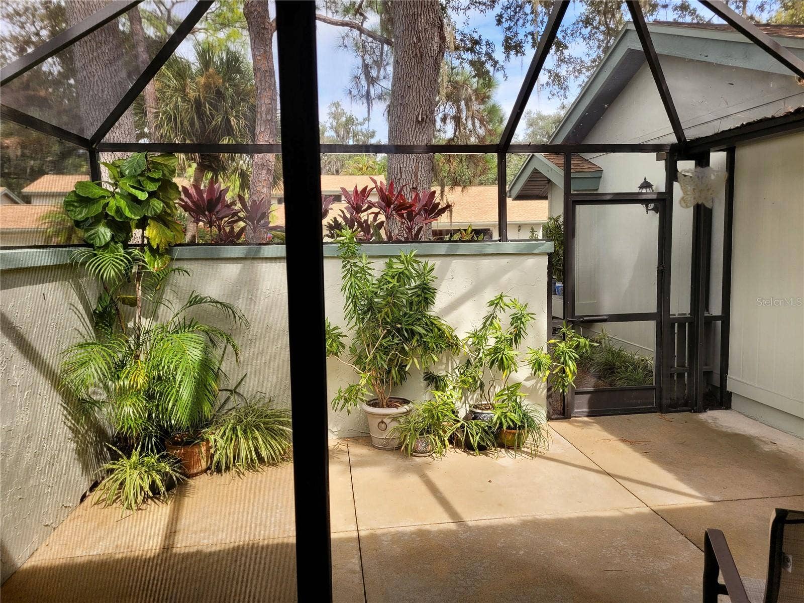 Front Lanai