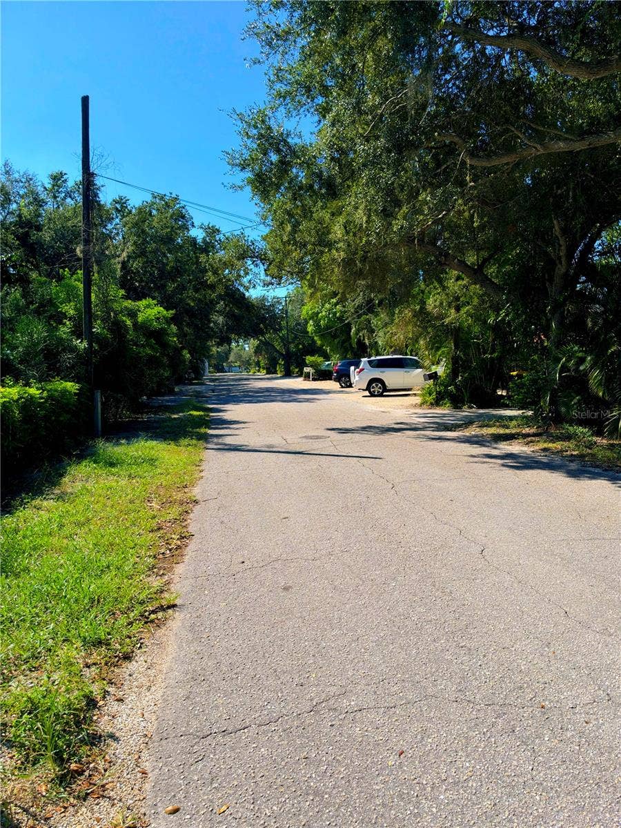 2423 HICKORY AVENUE, Sarasota, FL 34234