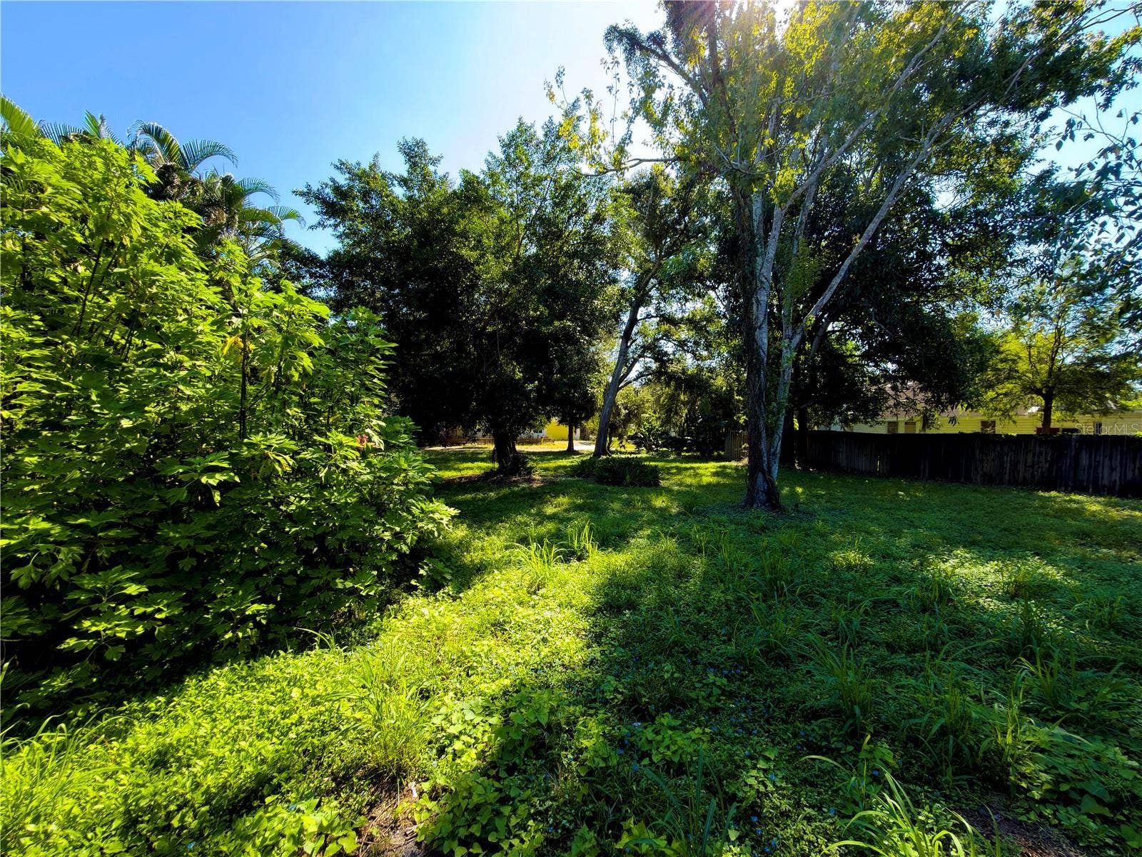 2423 HICKORY AVENUE, Sarasota, FL 34234