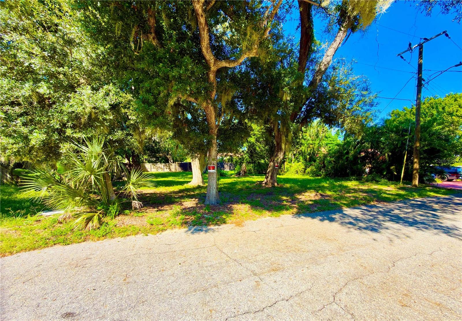 2423 HICKORY AVENUE, Sarasota, FL 34234