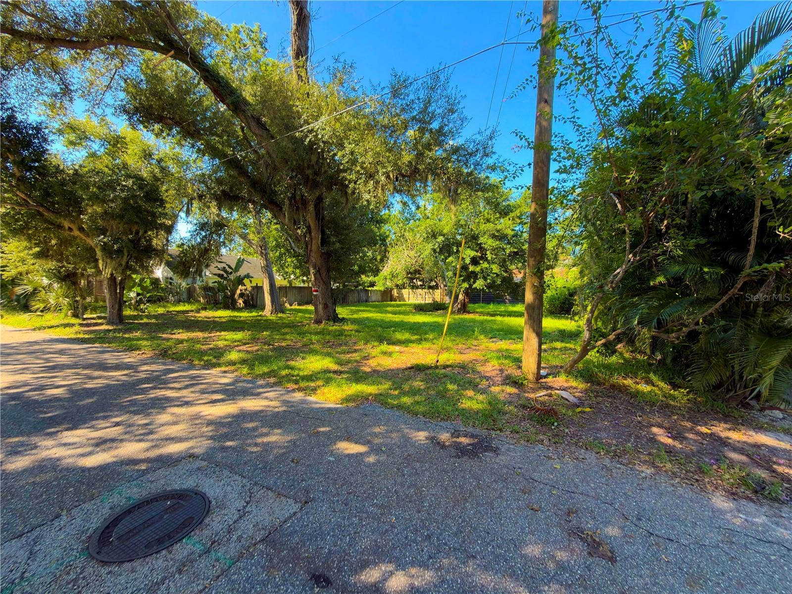 2423 HICKORY AVENUE, Sarasota, FL 34234