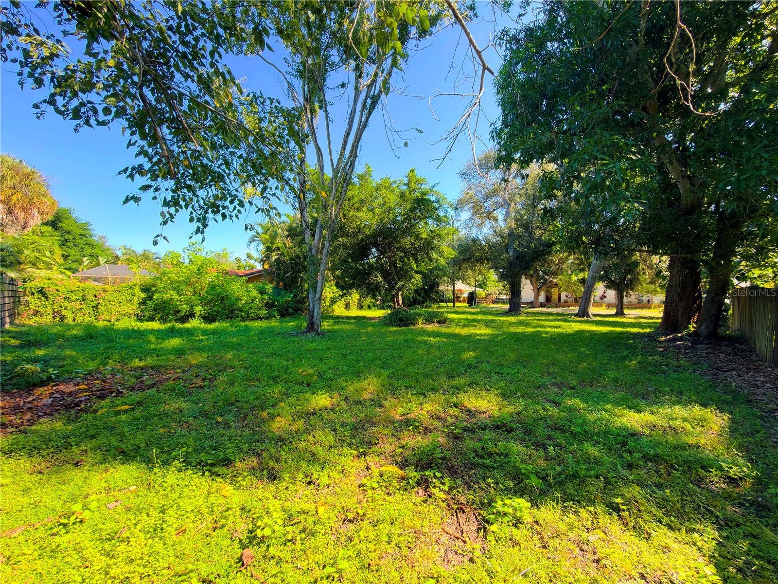 2423 HICKORY AVENUE, Sarasota, FL 34234