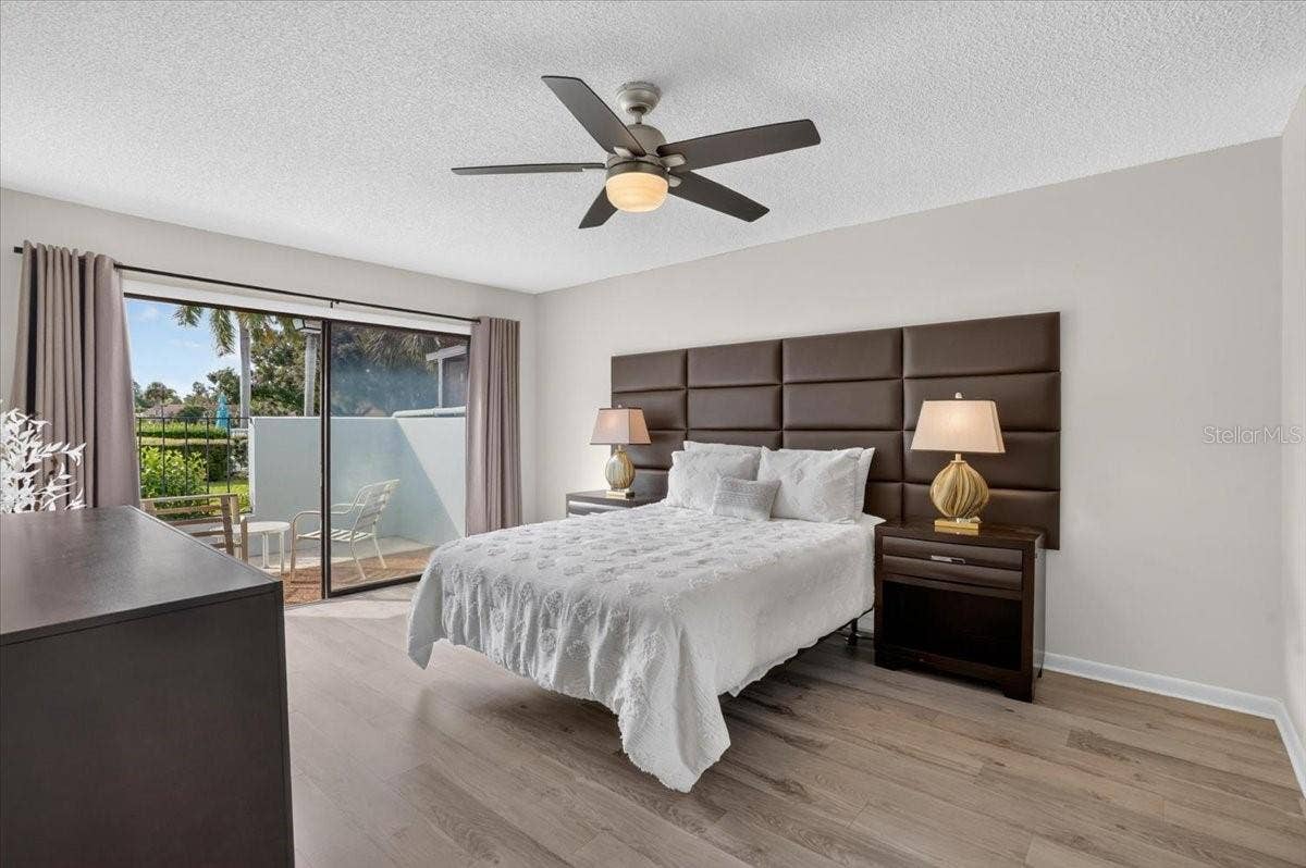 2319 LAKESIDE MEWS, #B3, Sarasota, FL 34235 2319 LAKESIDE MEWS, #B3, Sarasota, FL 34235