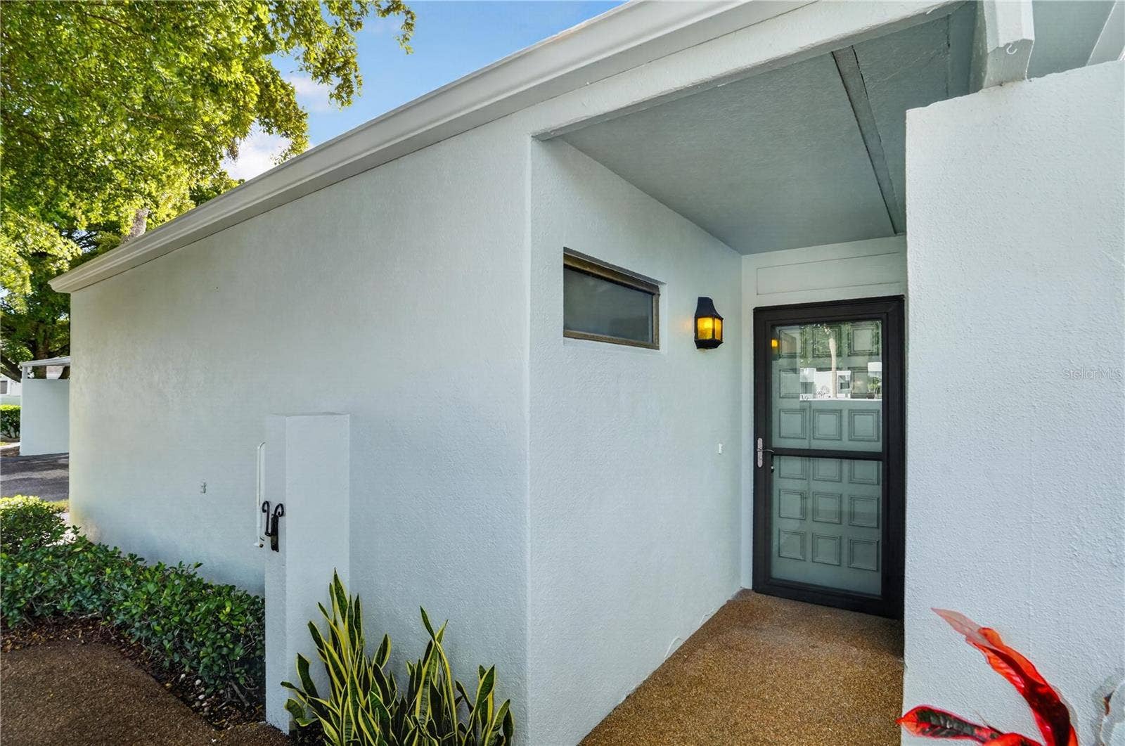 2319 LAKESIDE MEWS, #B3, Sarasota, FL 34235 front entrance