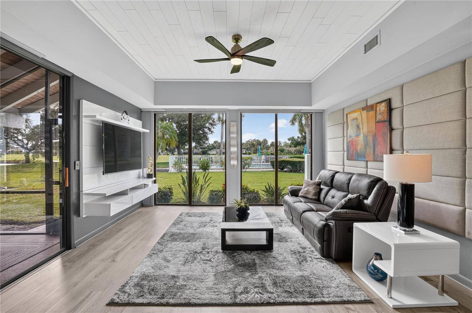 2319 LAKESIDE MEWS, #B3, Sarasota, FL 34235 living room