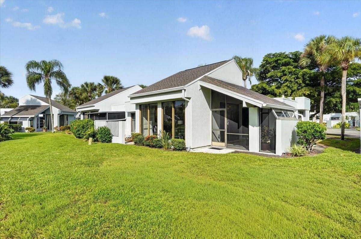 2319 LAKESIDE MEWS, #B3, Sarasota, FL 34235 2319 LAKESIDE MEWS, #B3, Sarasota, FL 34235