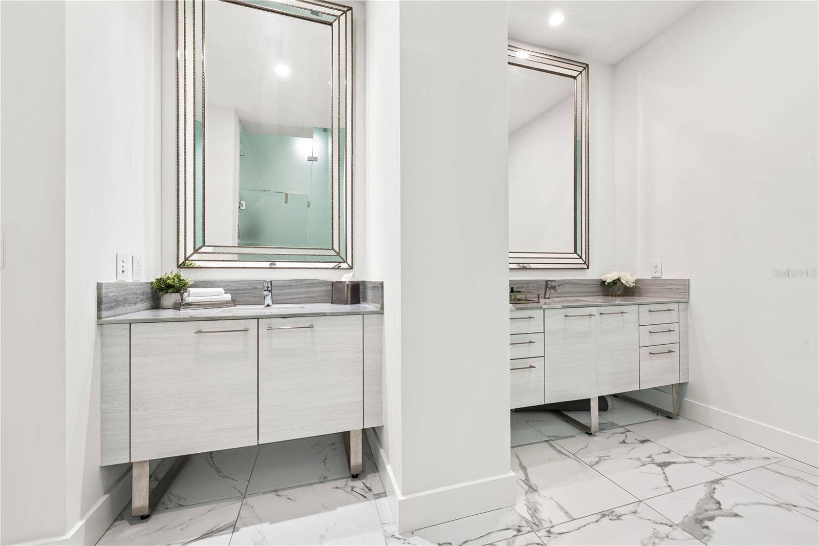 1155 N GULFSTREAM AVENUE, #208, Sarasota, FL 34236 1155 N GULFSTREAM AVENUE, #208, Sarasota, FL 34236