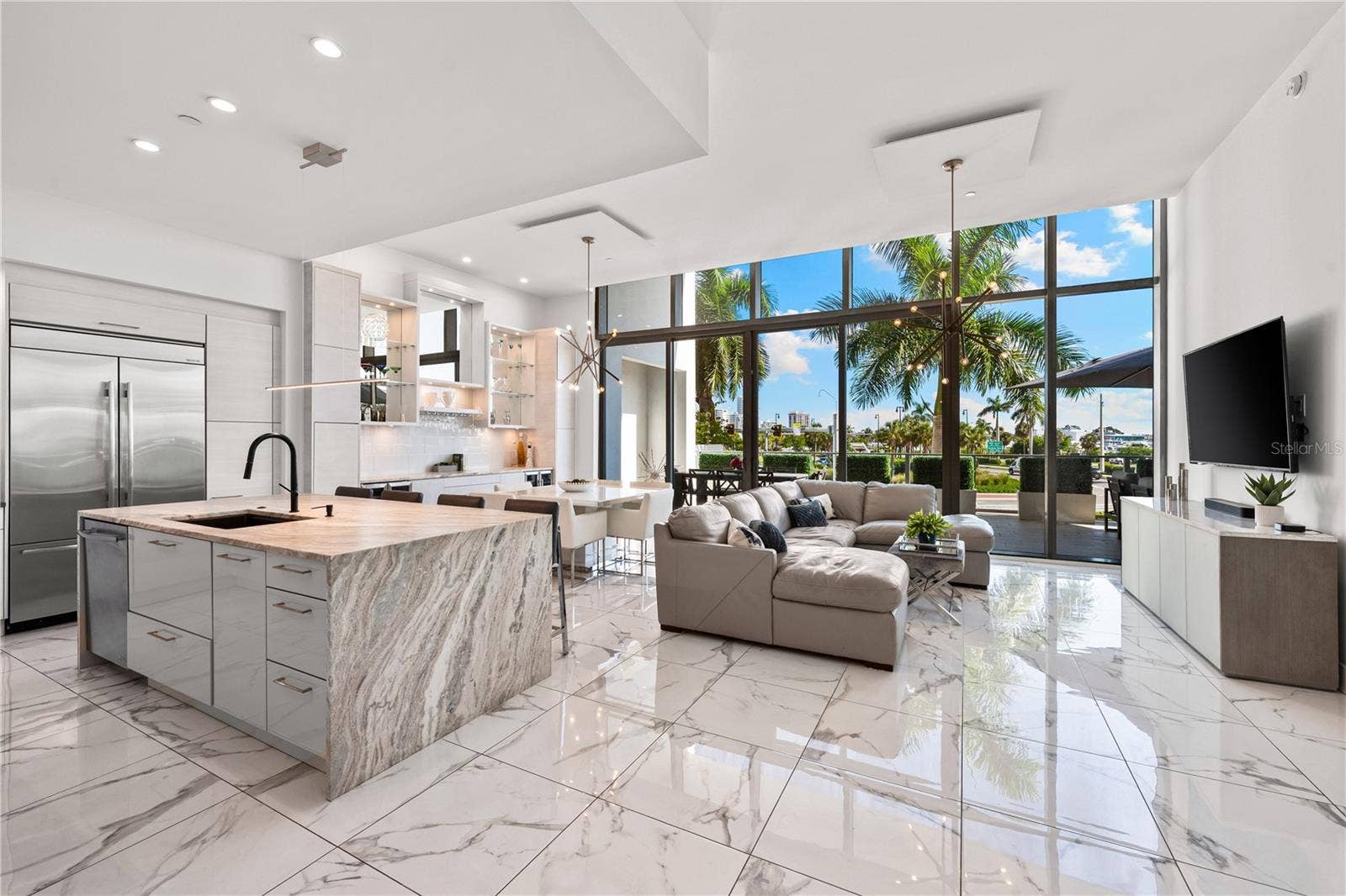 1155 N GULFSTREAM AVENUE, #208, Sarasota, FL 34236 1155 N GULFSTREAM AVENUE, #208, Sarasota, FL 34236