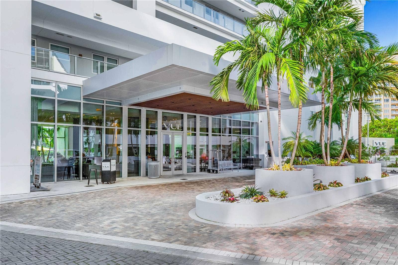 1155 N GULFSTREAM AVENUE, #208, Sarasota, FL 34236 1155 N GULFSTREAM AVENUE, #208, Sarasota, FL 34236