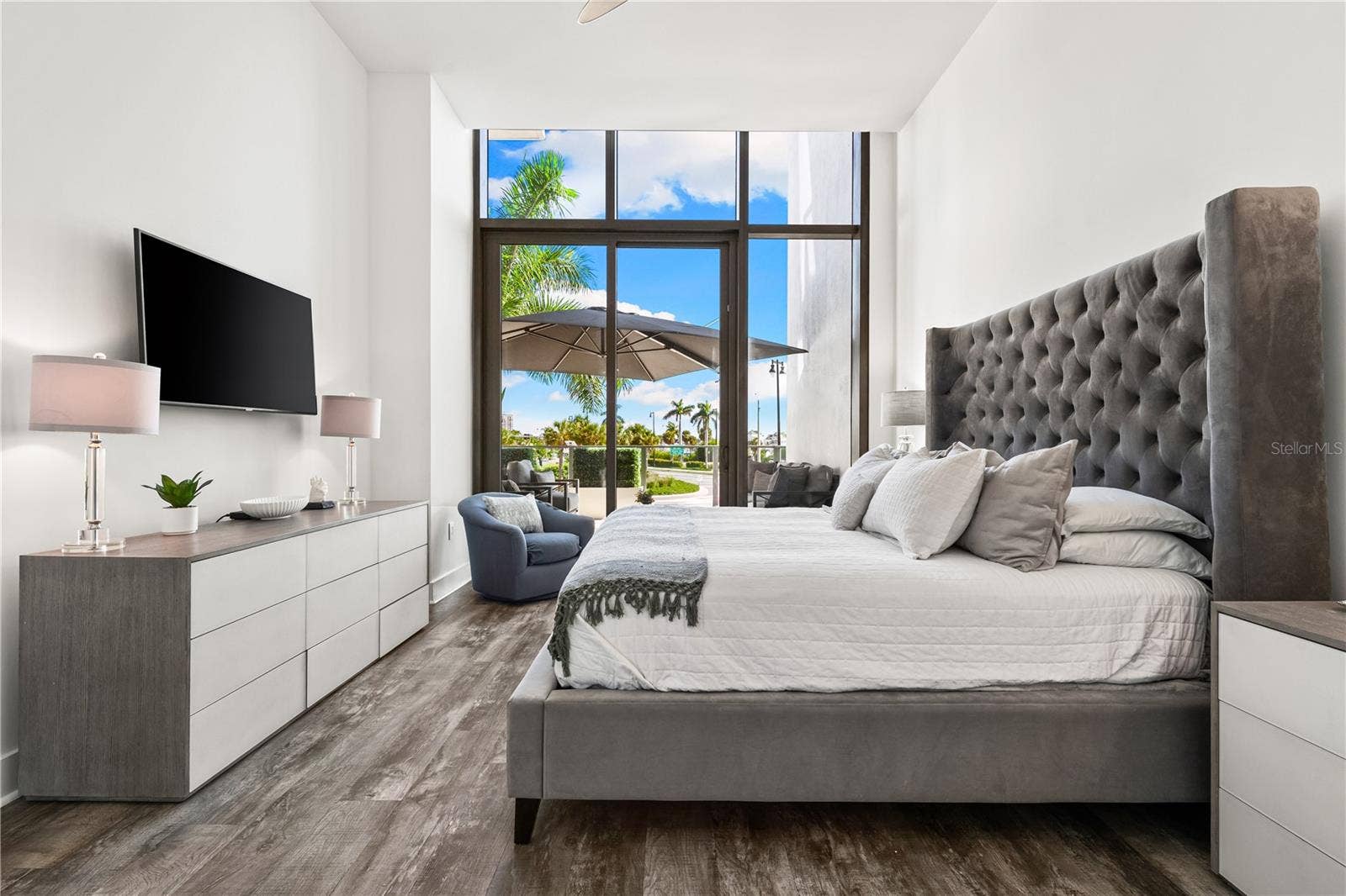 1155 N GULFSTREAM AVENUE, #208, Sarasota, FL 34236 1155 N GULFSTREAM AVENUE, #208, Sarasota, FL 34236