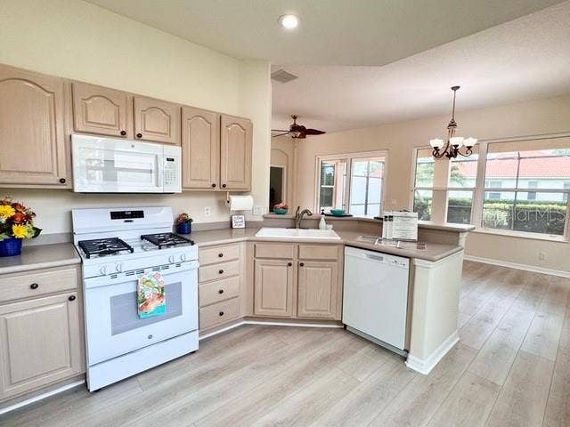 9616 TURNING LEAF TERRACE, Bradenton, FL 34212 Newer Gas Range