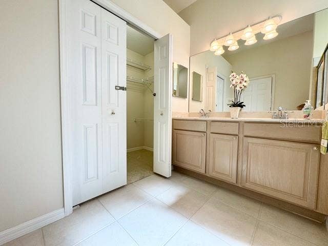 9616 TURNING LEAF TERRACE, Bradenton, FL 34212 Spacious Primary Walk-in Closet