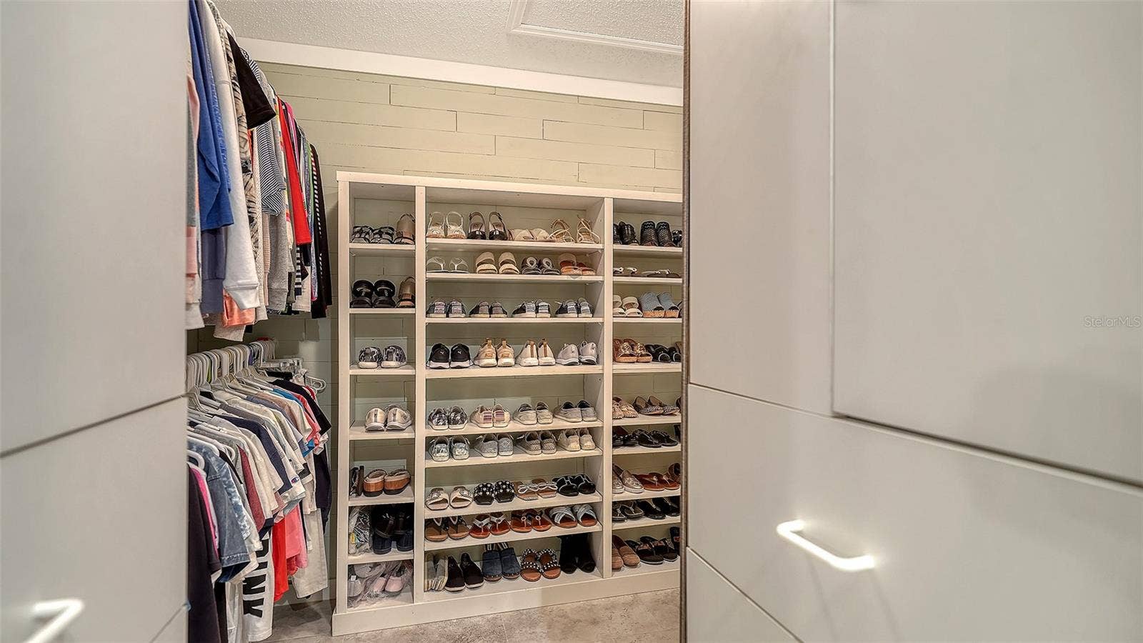 7975 MONTICELLO LANE, Sarasota, FL 34243 7975 MONTICELLO LANE, Sarasota, FL 34243