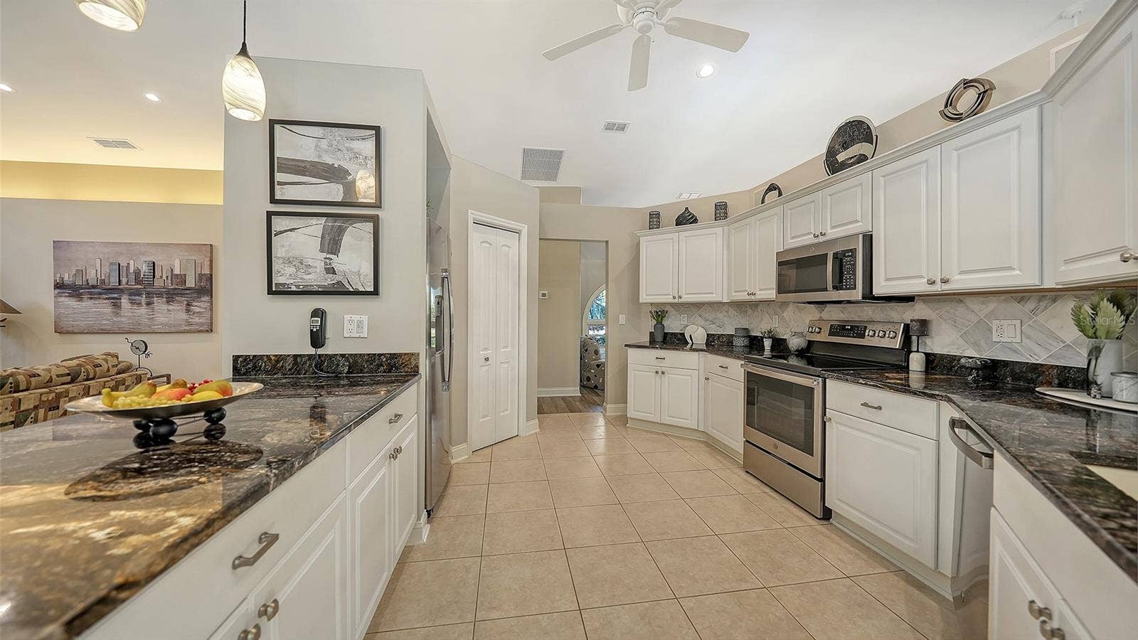 7975 MONTICELLO LANE, Sarasota, FL 34243 7975 MONTICELLO LANE, Sarasota, FL 34243