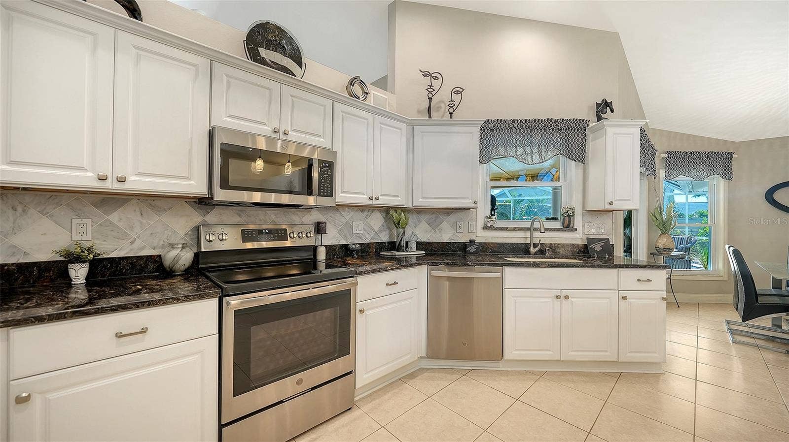 7975 MONTICELLO LANE, Sarasota, FL 34243 7975 MONTICELLO LANE, Sarasota, FL 34243