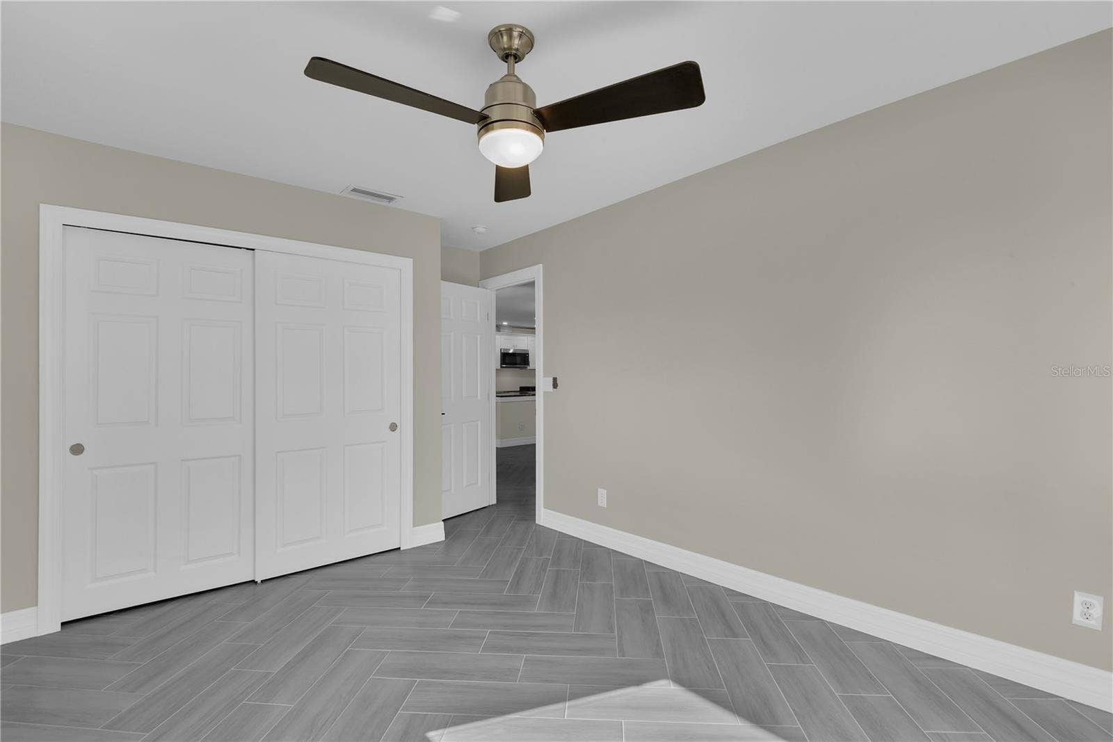 4838 guest room