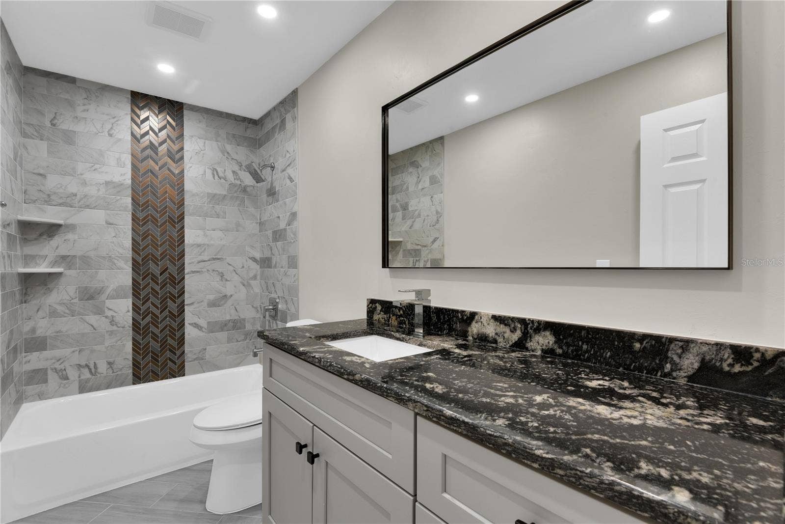 4838 guest bathroom
