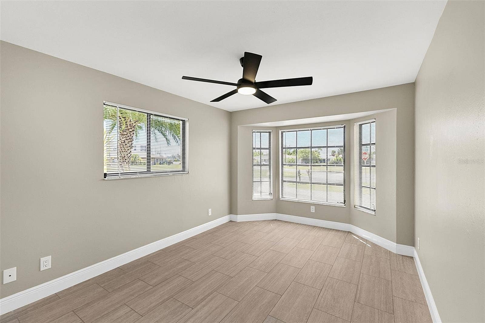 4836 guest room