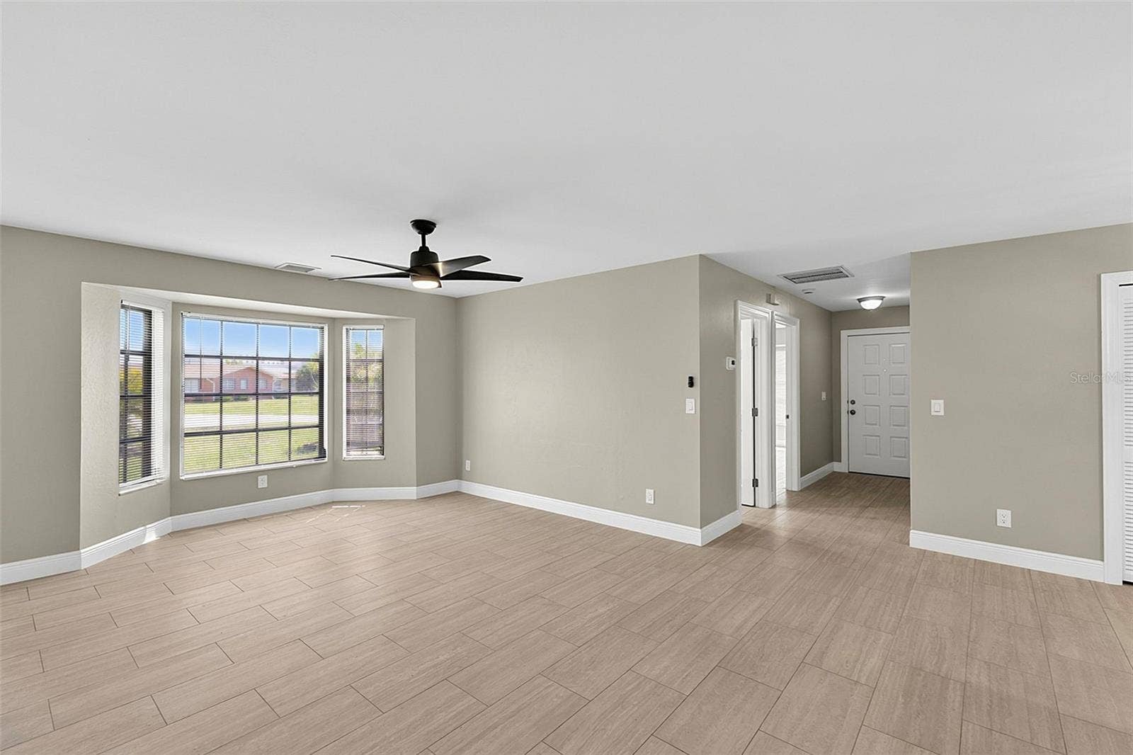 4836 livingroom