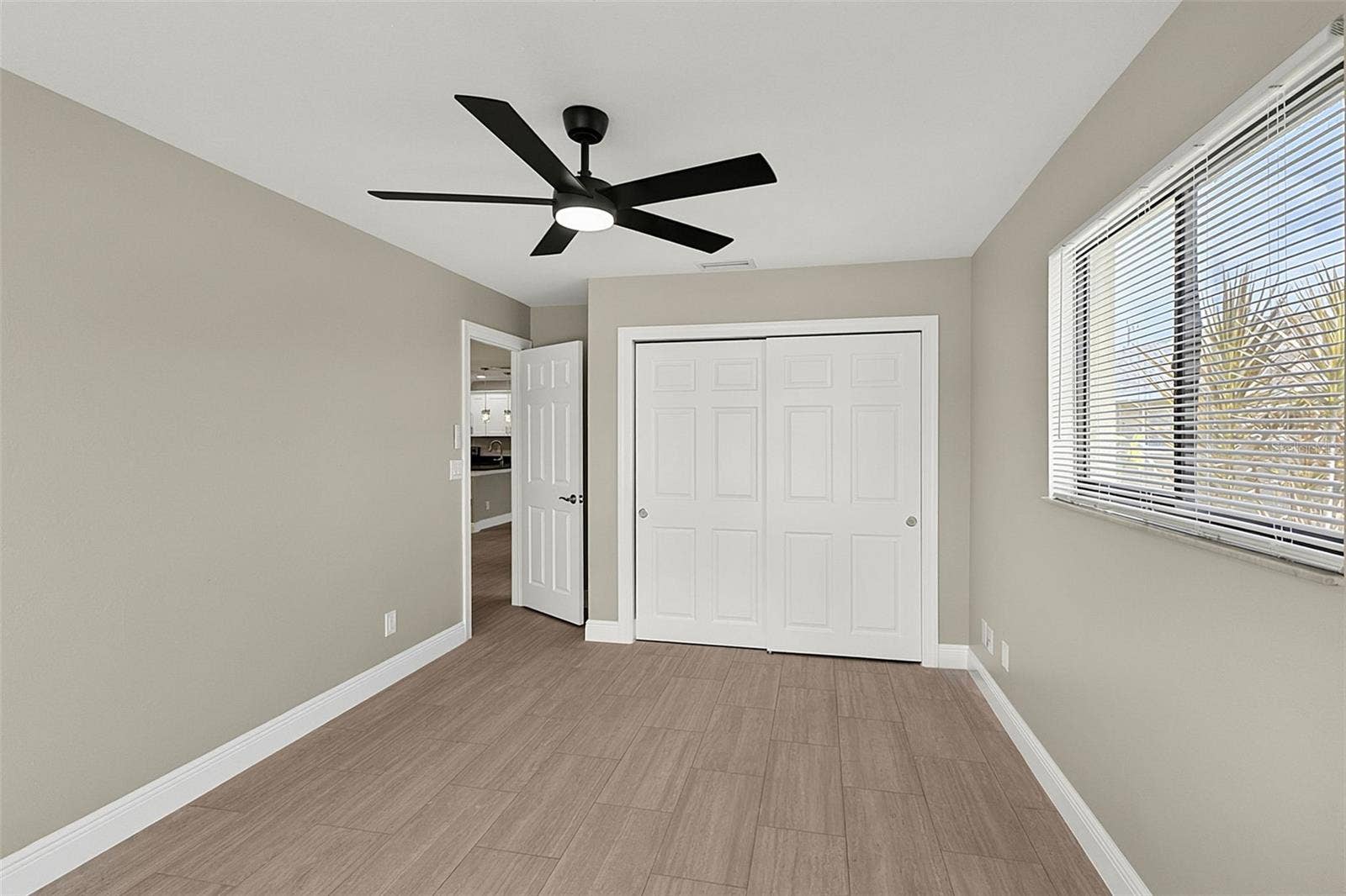 4836 guest room