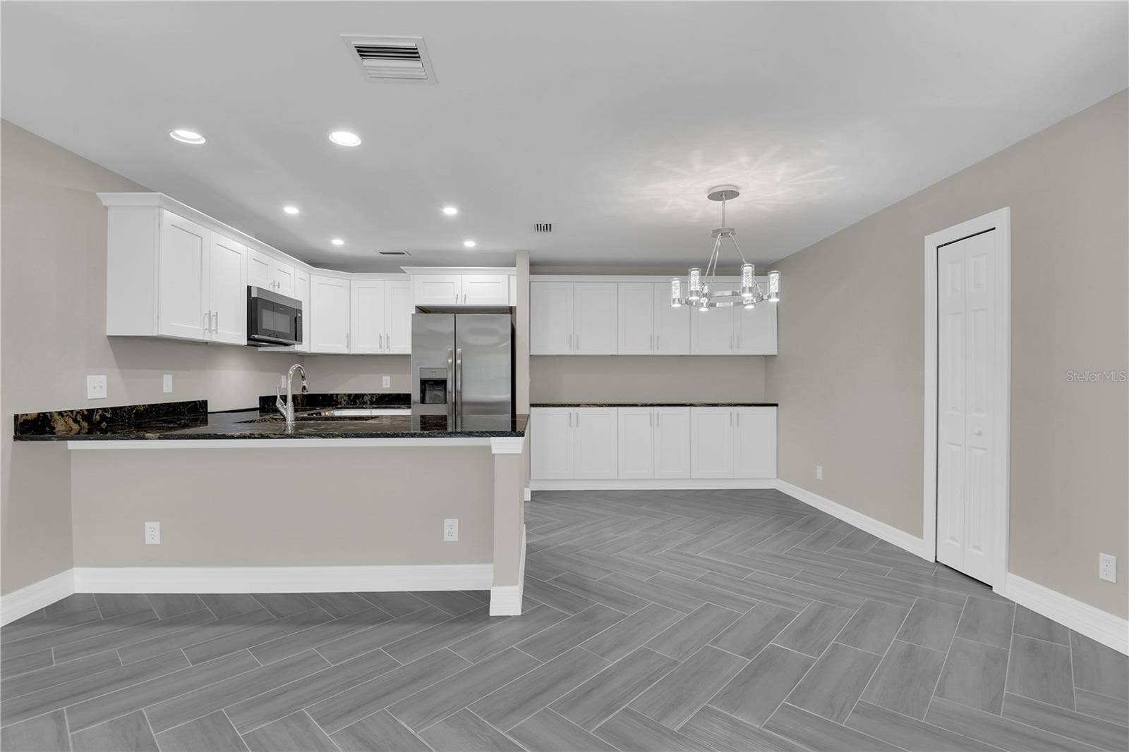 4838 Kitchen