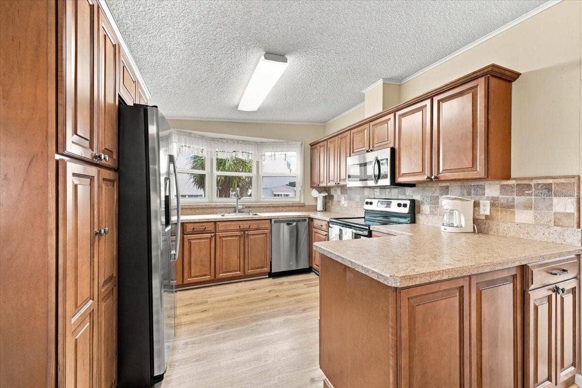 4 MEADOWLARK CIRCLE, Ellenton, FL 34222