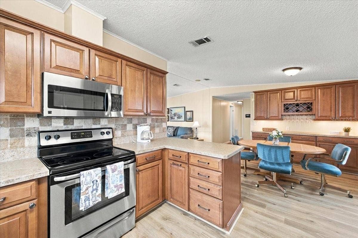 4 MEADOWLARK CIRCLE, Ellenton, FL 34222