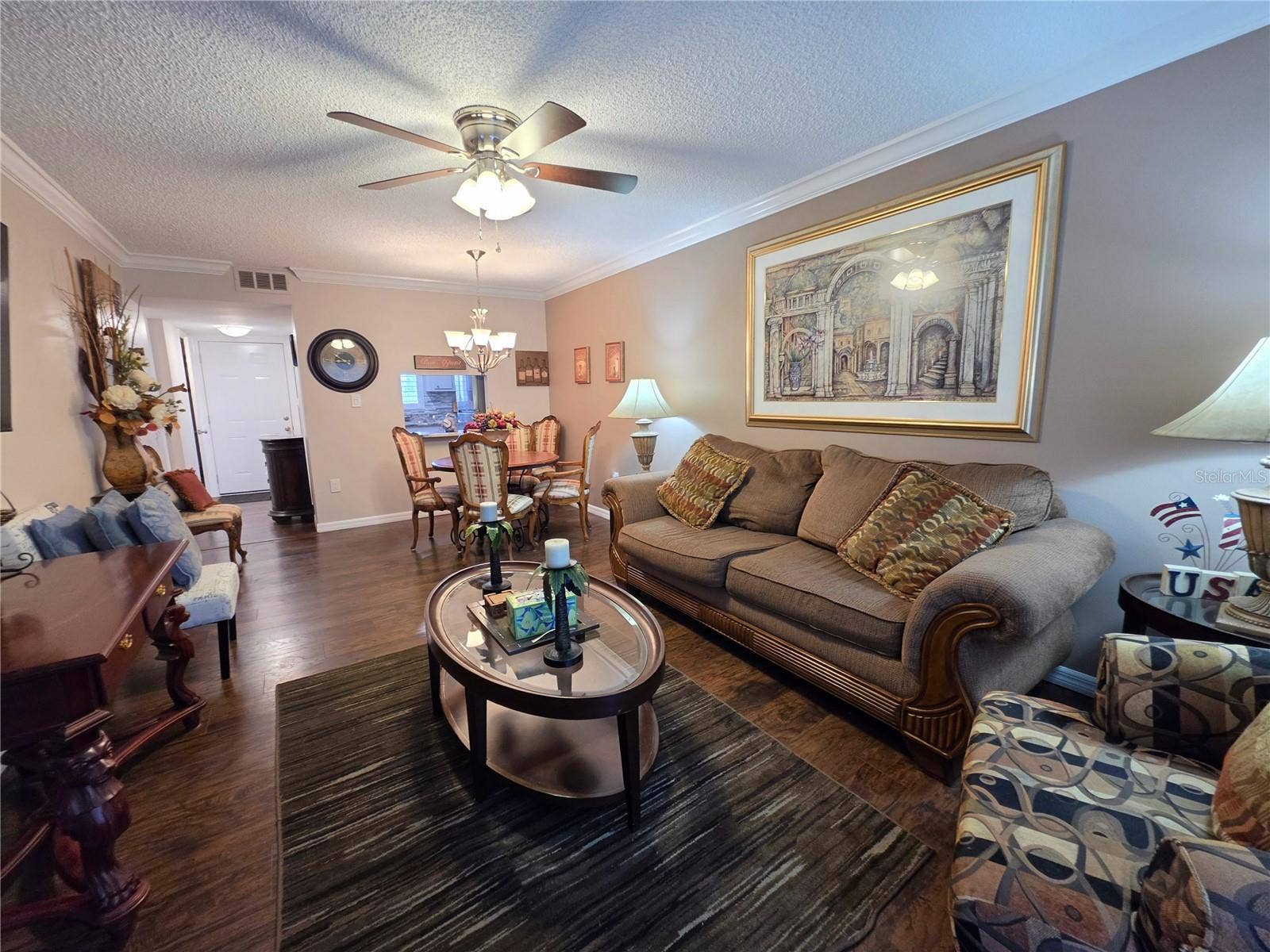 3917 LAKE BAYSHORE DRIVE, #F-307, Bradenton, FL 34205 Living Room