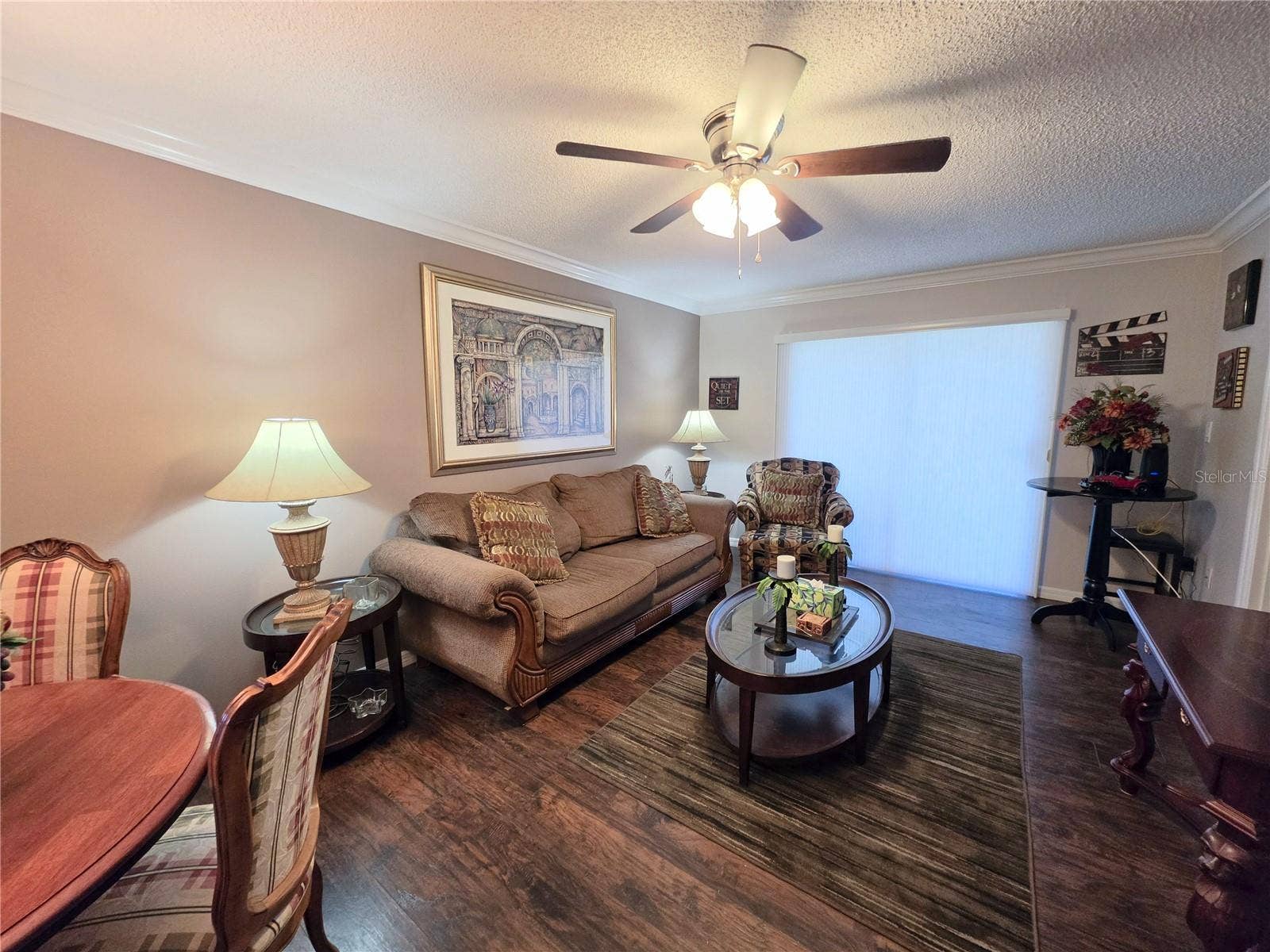 3917 LAKE BAYSHORE DRIVE, #F-307, Bradenton, FL 34205 Living Room