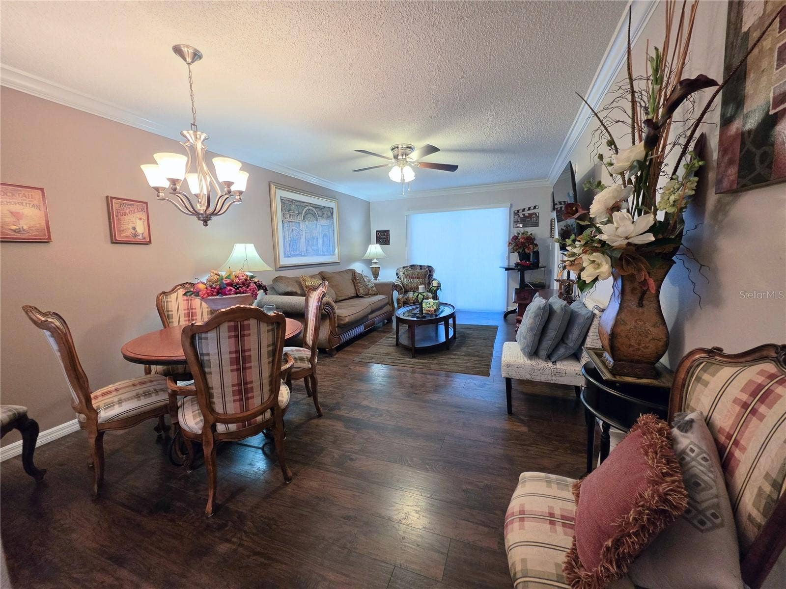 3917 LAKE BAYSHORE DRIVE, #F-307, Bradenton, FL 34205 Dining area