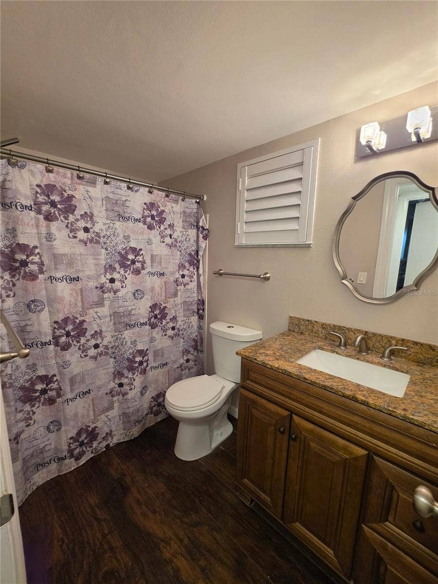 3917 LAKE BAYSHORE DRIVE, #F-307, Bradenton, FL 34205 Bathroom