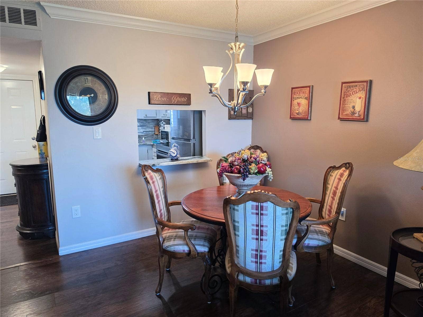 3917 LAKE BAYSHORE DRIVE, #F-307, Bradenton, FL 34205 Dining area