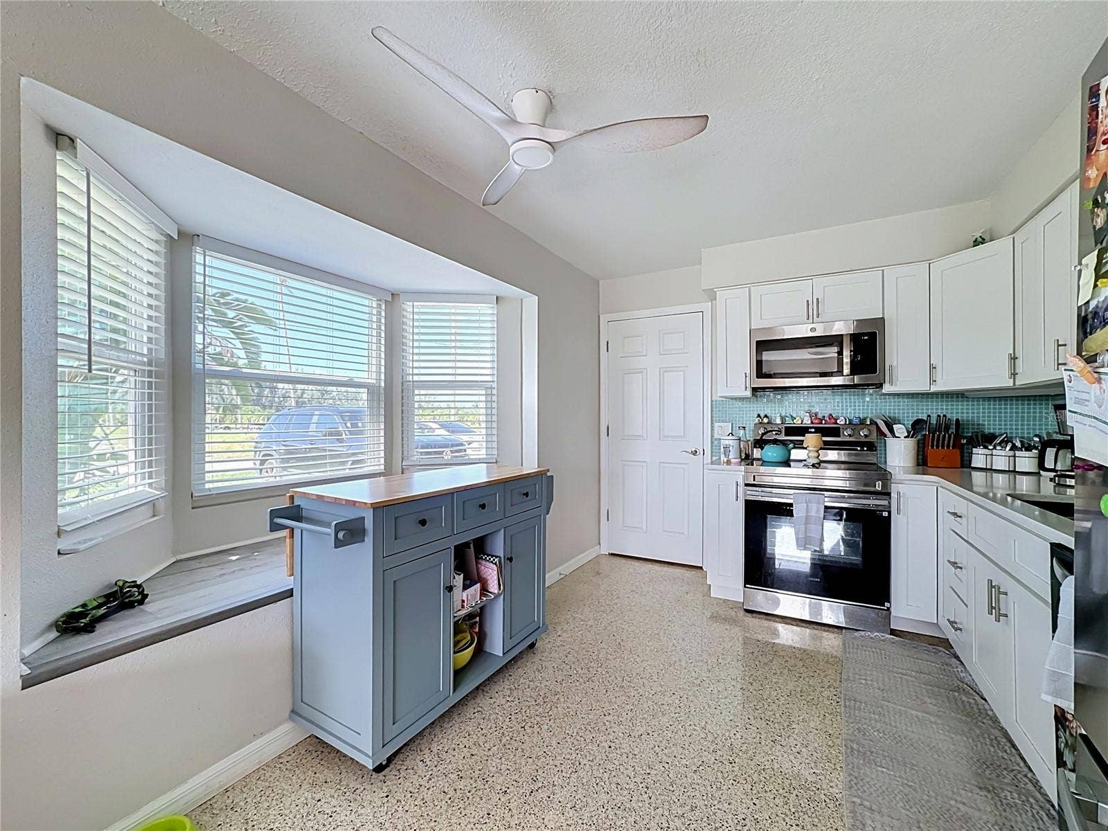 11704 40TH AVENUE W, Bradenton, FL 34210 11704 40TH AVENUE W, Bradenton, FL 34210