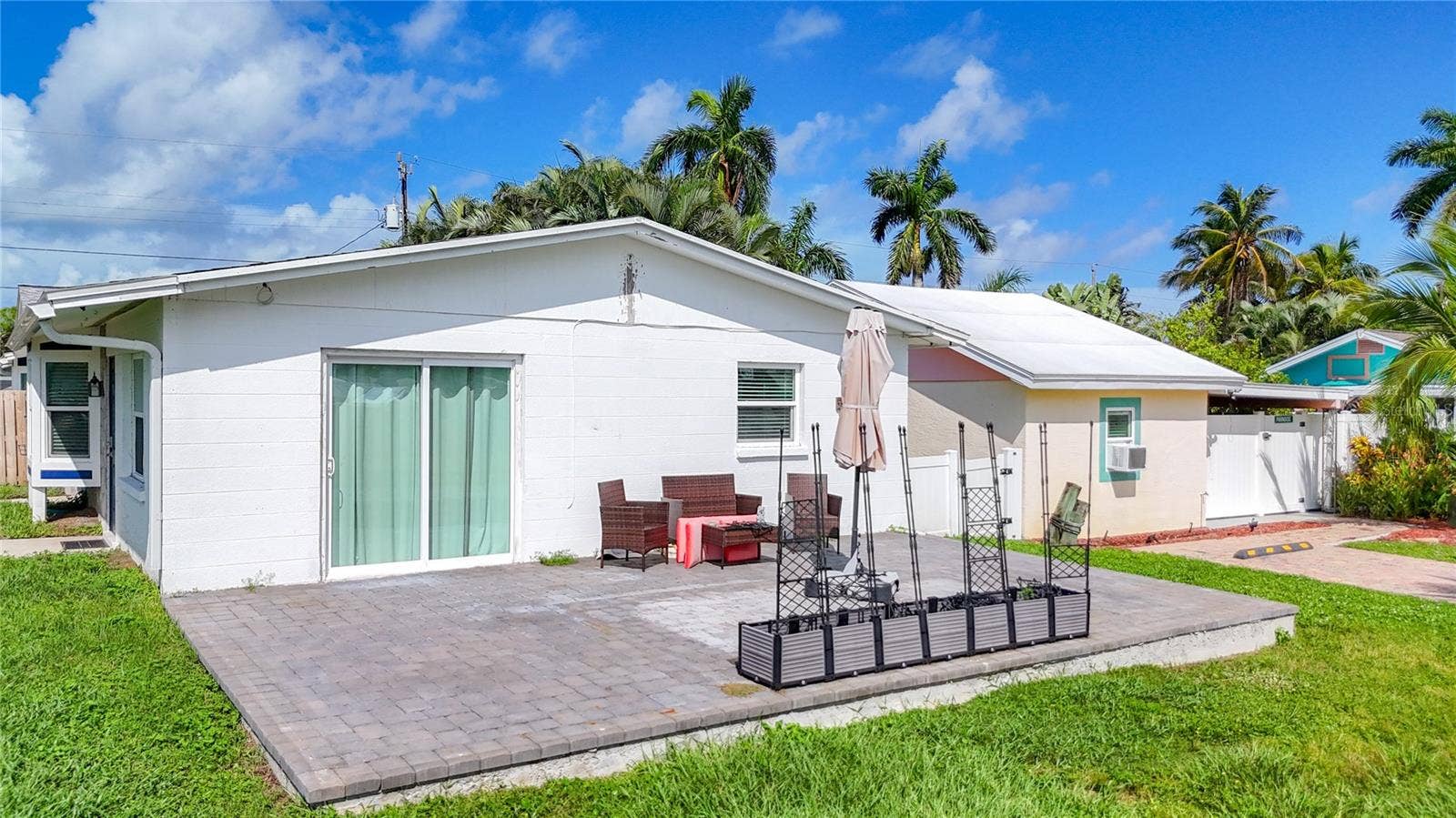 11704 40TH AVENUE W, Bradenton, FL 34210 11704 40TH AVENUE W, Bradenton, FL 34210