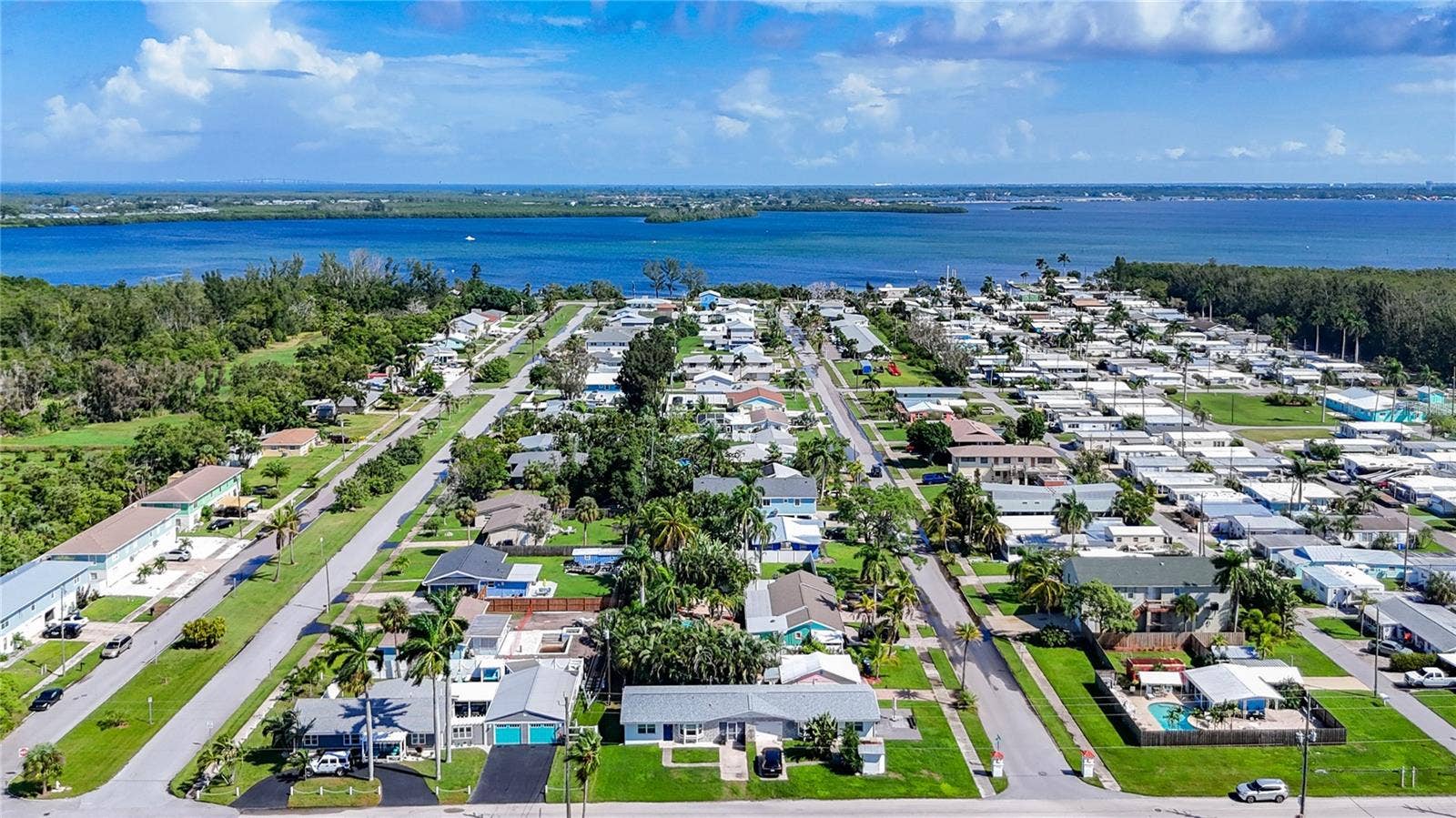 11704 40TH AVENUE W, Bradenton, FL 34210 11704 40TH AVENUE W, Bradenton, FL 34210