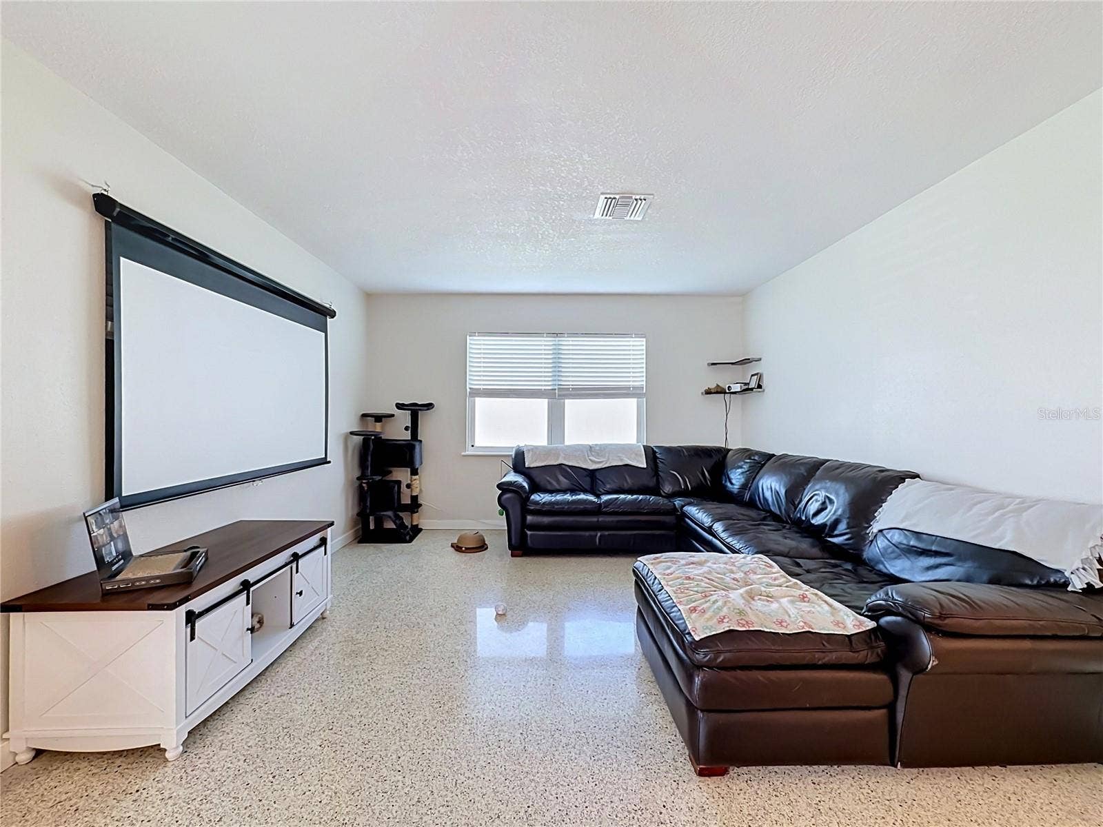 11704 40TH AVENUE W, Bradenton, FL 34210 11704 40TH AVENUE W, Bradenton, FL 34210