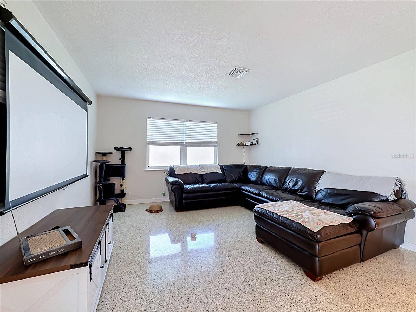 11704 40TH AVENUE W, Bradenton, FL 34210 11704 40TH AVENUE W, Bradenton, FL 34210
