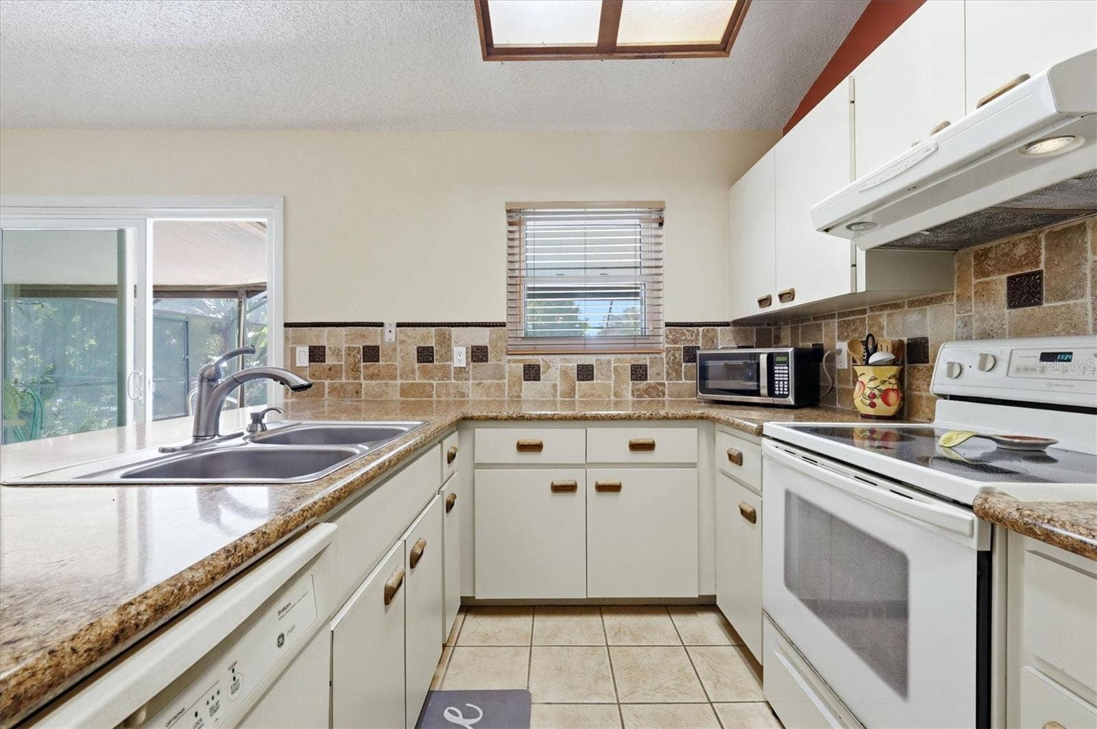 4006 75TH TERRACE E, Sarasota, FL 34243 4006 75TH TERRACE E, Sarasota, FL 34243