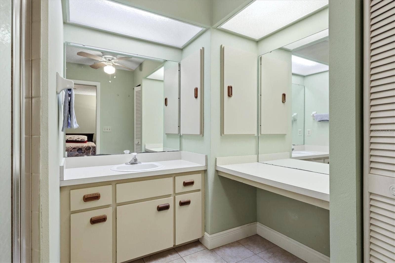 4006 75TH TERRACE E, Sarasota, FL 34243 Primary Bath