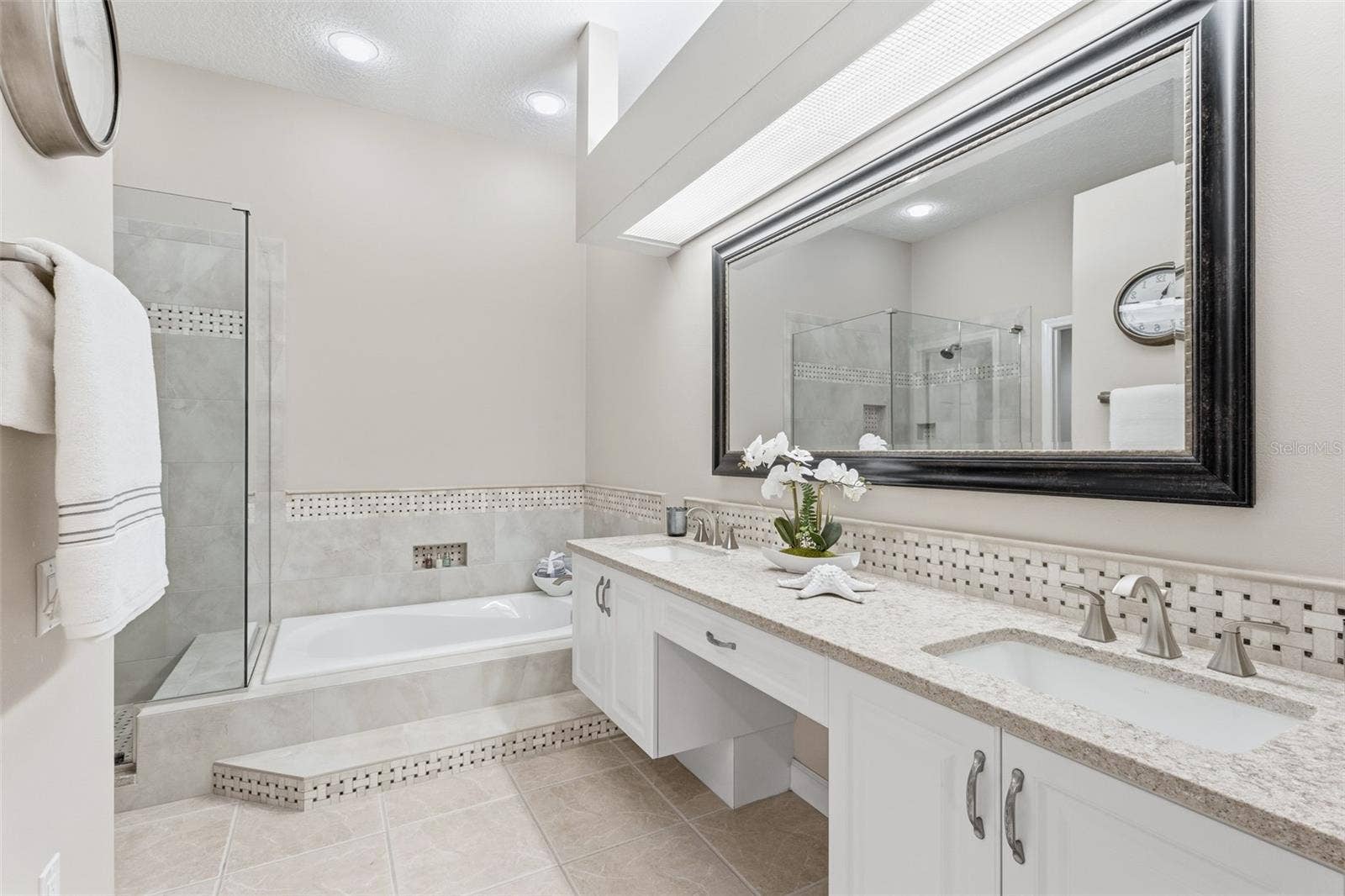 8728 53RD TERRACE E, Bradenton, FL 34211 8728 53RD TERRACE E, Bradenton, FL 34211