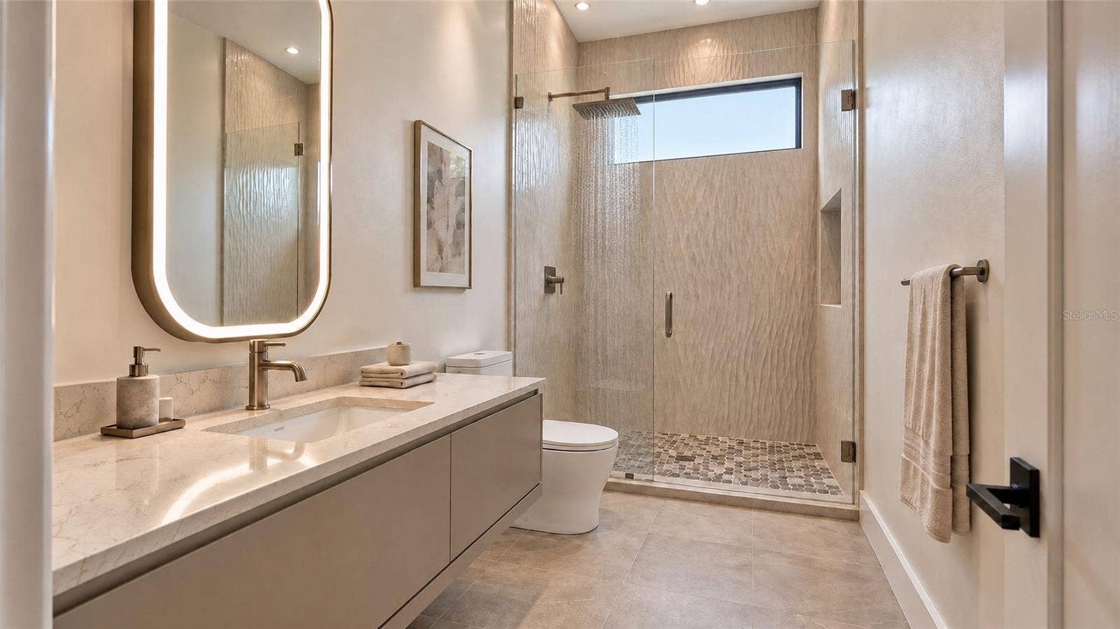 2100 MCCLELLAN PARKWAY, Sarasota, FL 34239 Includes virtual staging.