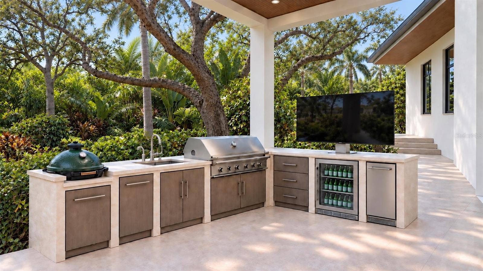 2100 MCCLELLAN PARKWAY, Sarasota, FL 34239 Includes virtual staging.