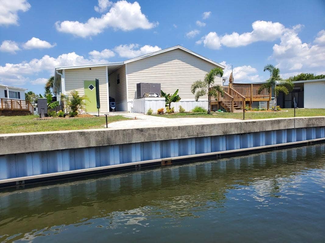 122 W SAINT ANNES CIRCLE, Apollo Beach, FL 33572