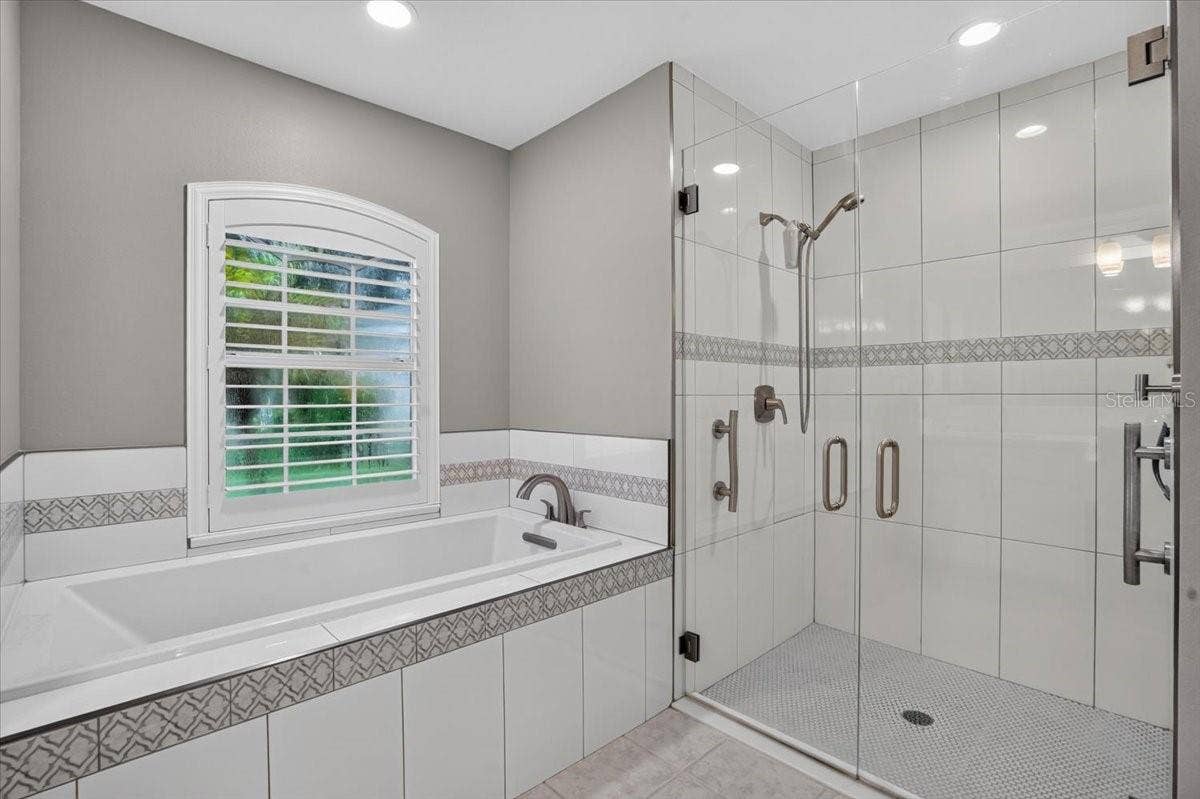 3331 45TH AVENUE E, Bradenton, FL 34203 Primary Bathroom